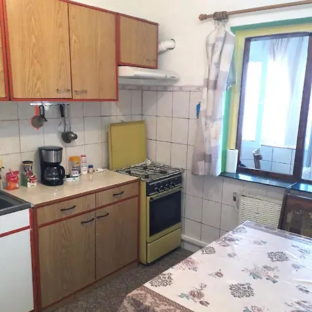 Budget 2br Near & Center *