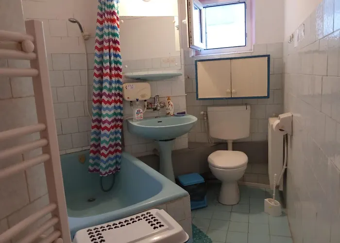 Budget 2br Near & Center Konstanca