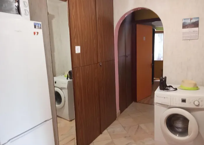 Budget 2br Near & Center Apartament *